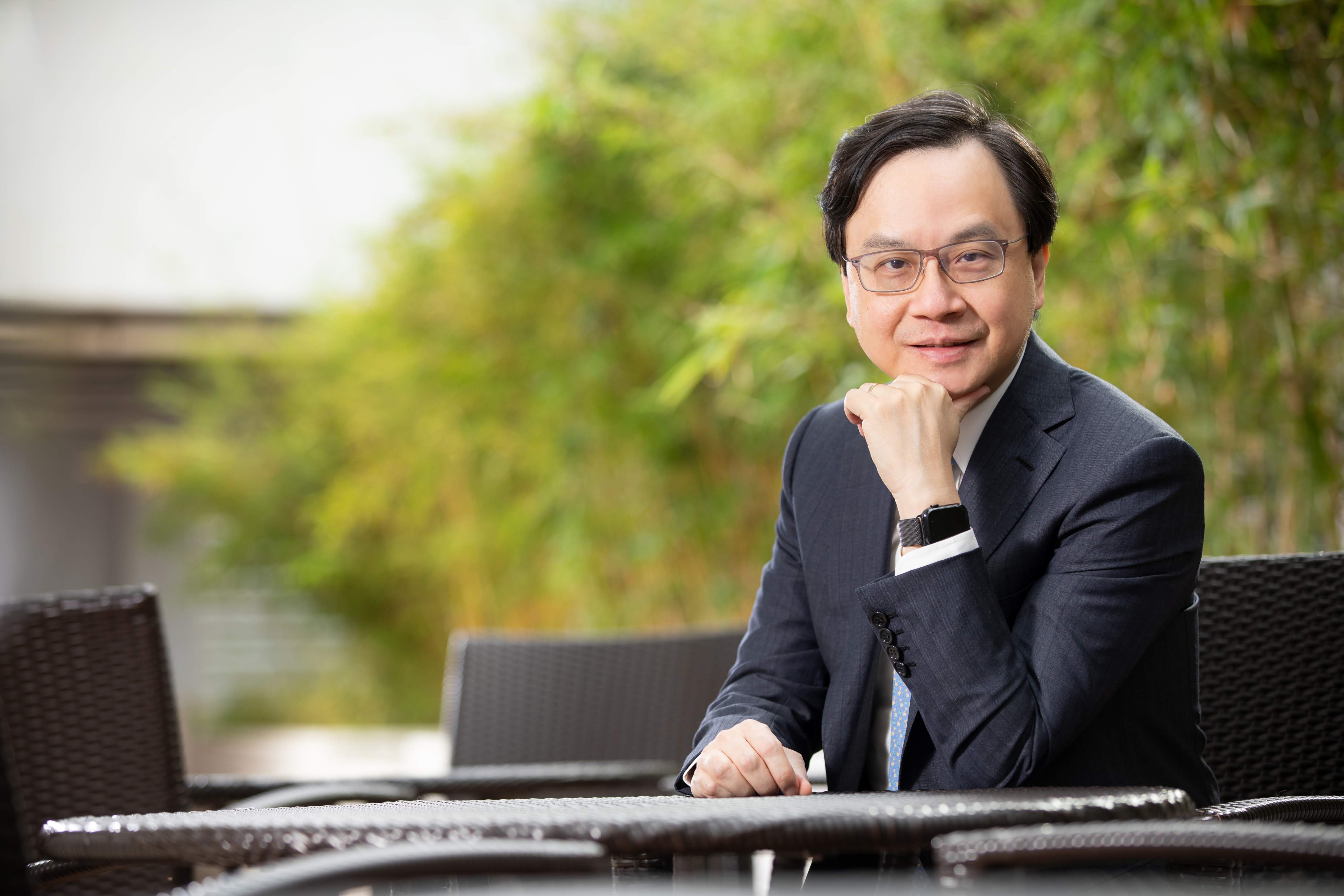 Prof. Dennis Lo